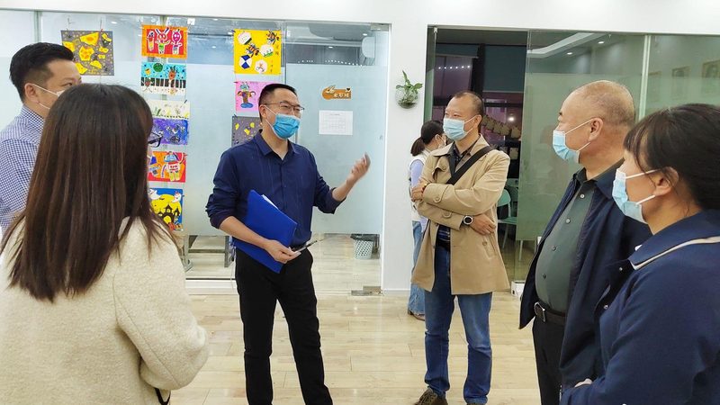 一个完善的培训效果评估系统，通常具备以下功能：